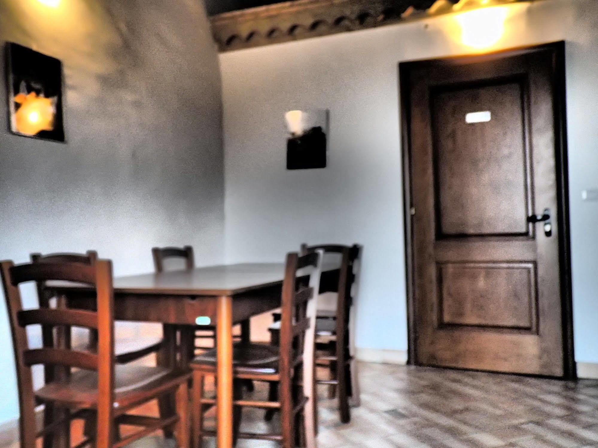 Hostal Patitiri Santa Teresa Di Riva Exterior foto